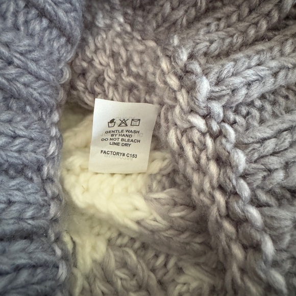 Adidas cable knit toboggan. Varied shapes of Gray. One Size Fits All. - Picture 3 of 4